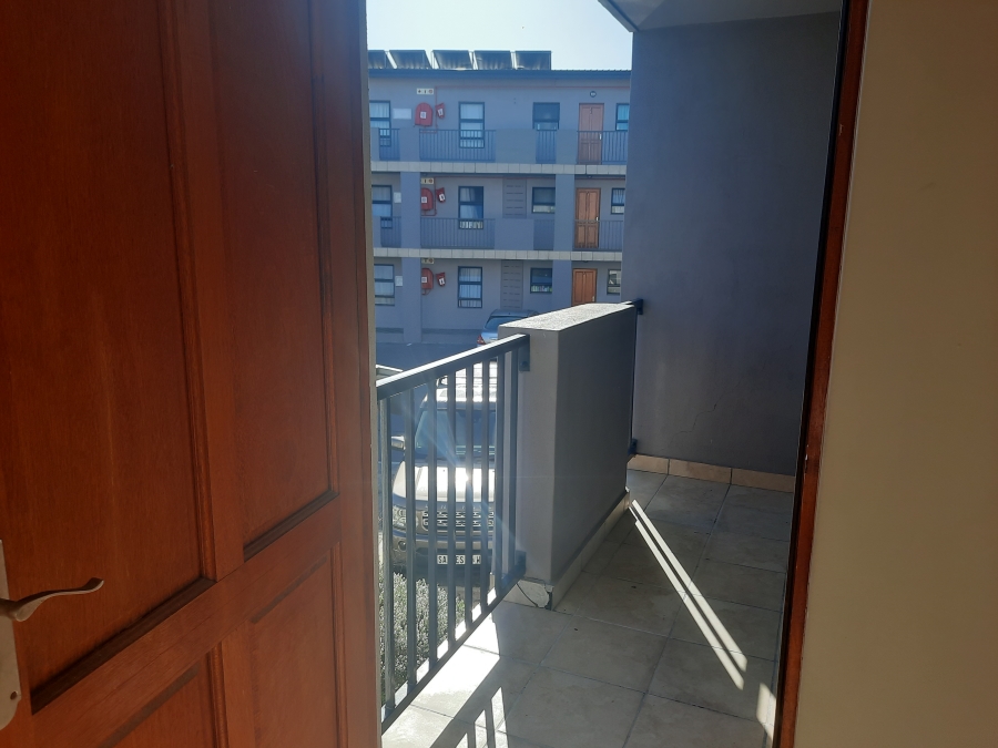 To Let 2 Bedroom Property for Rent in Burgundy Estate Western Cape